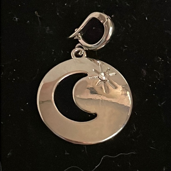 1.25” silver tone open round charm pendant w/crystal & jump hoop - Picture 1 of 10